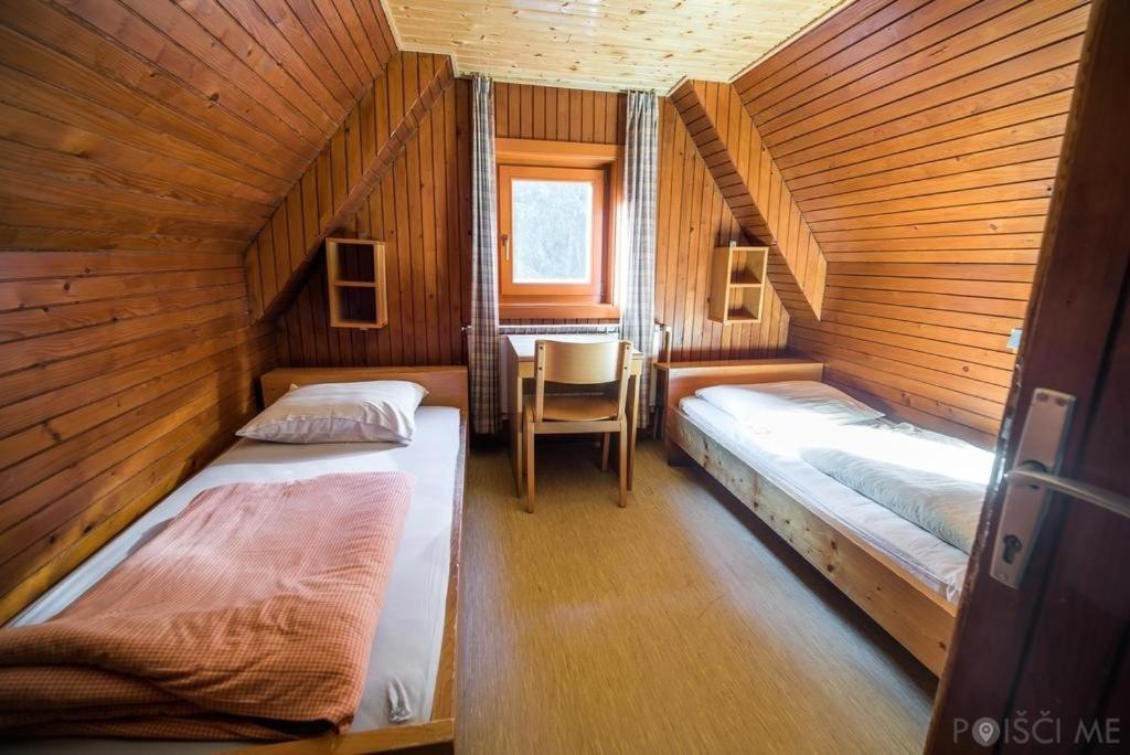 Hotel Ruska Koca à Hočko Pohorje Extérieur photo