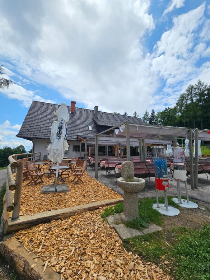 Hotel Ruska Koca à Hočko Pohorje Extérieur photo